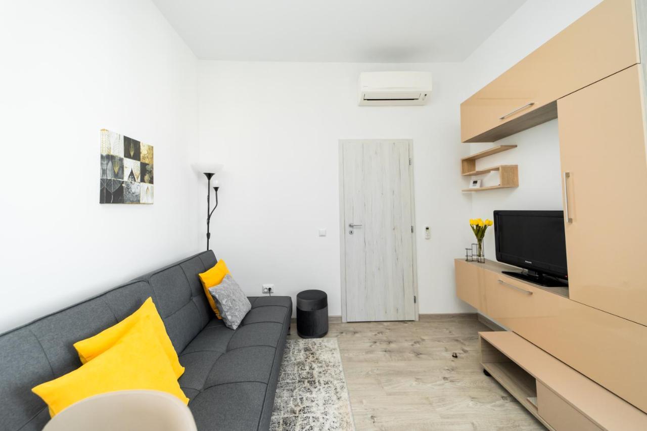 Panorama View Apartment 2Km To Palas Iasi Exterior photo